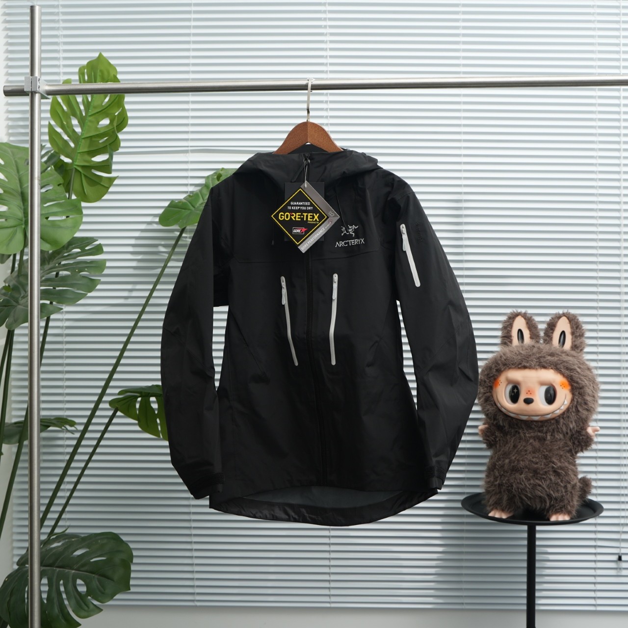 Fashion Black ARC Alpha SV 6th Embroidery Logo Coat Outdoor Hiking Jackets