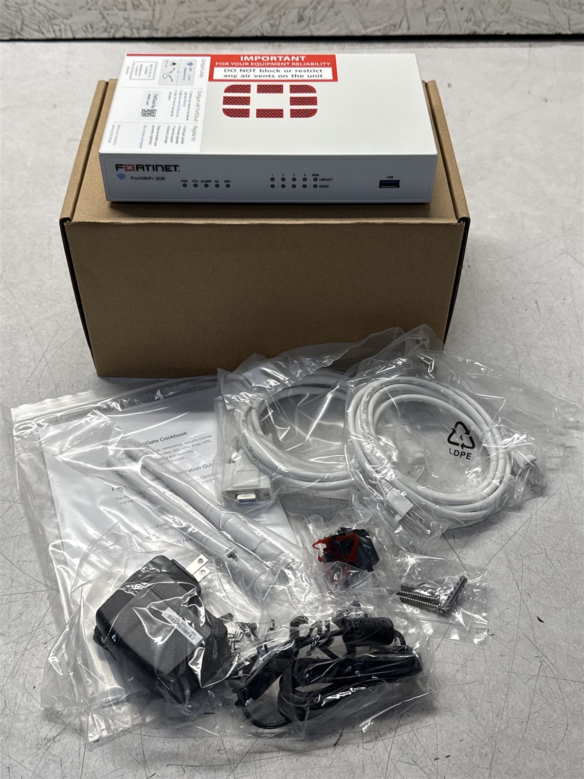 FORTINET FORTIWIFI-30E NETWORK SECURITY APPLIANCE FWF-30E-BDL-950-12 OPEN BOX