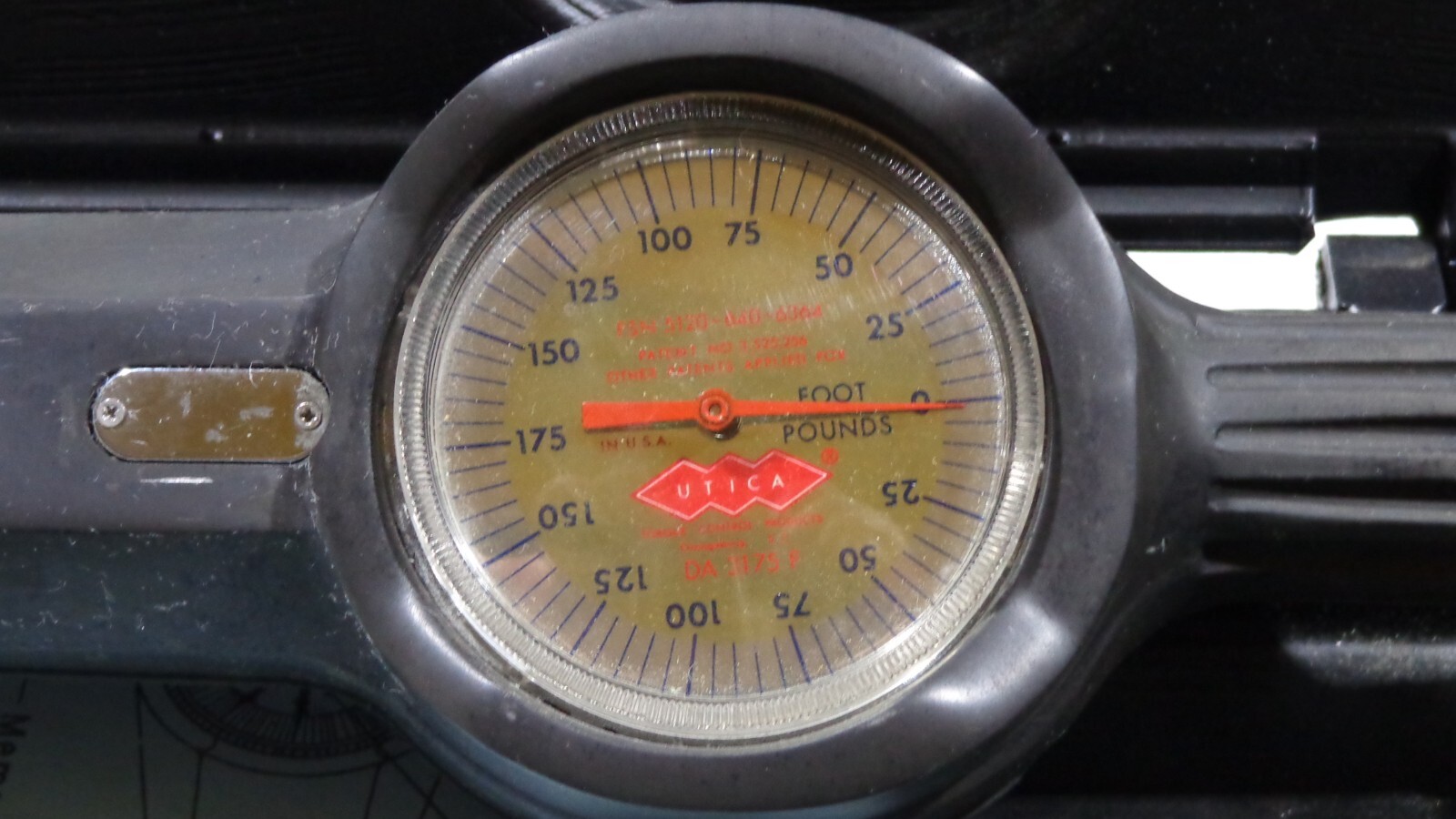 UTICA Dial Torque Wrench Model DA3175F 1/2" Drive 175 Foot Pounds, With Case