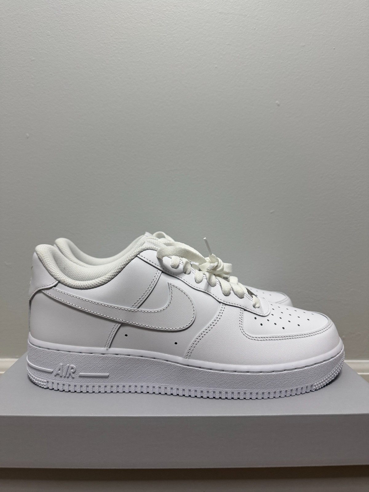 NEW Nike Air Force 1 Low Triple White ‘07 MEN AND WOMEN SIZES US 8-11.5