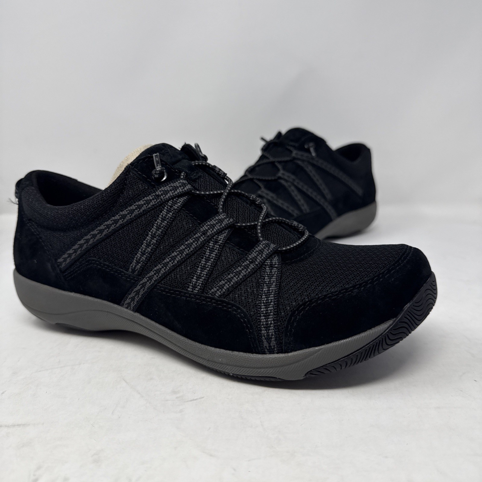 768 Dansko Women's Harlyn Black Suede Sneaker Size 41 EU