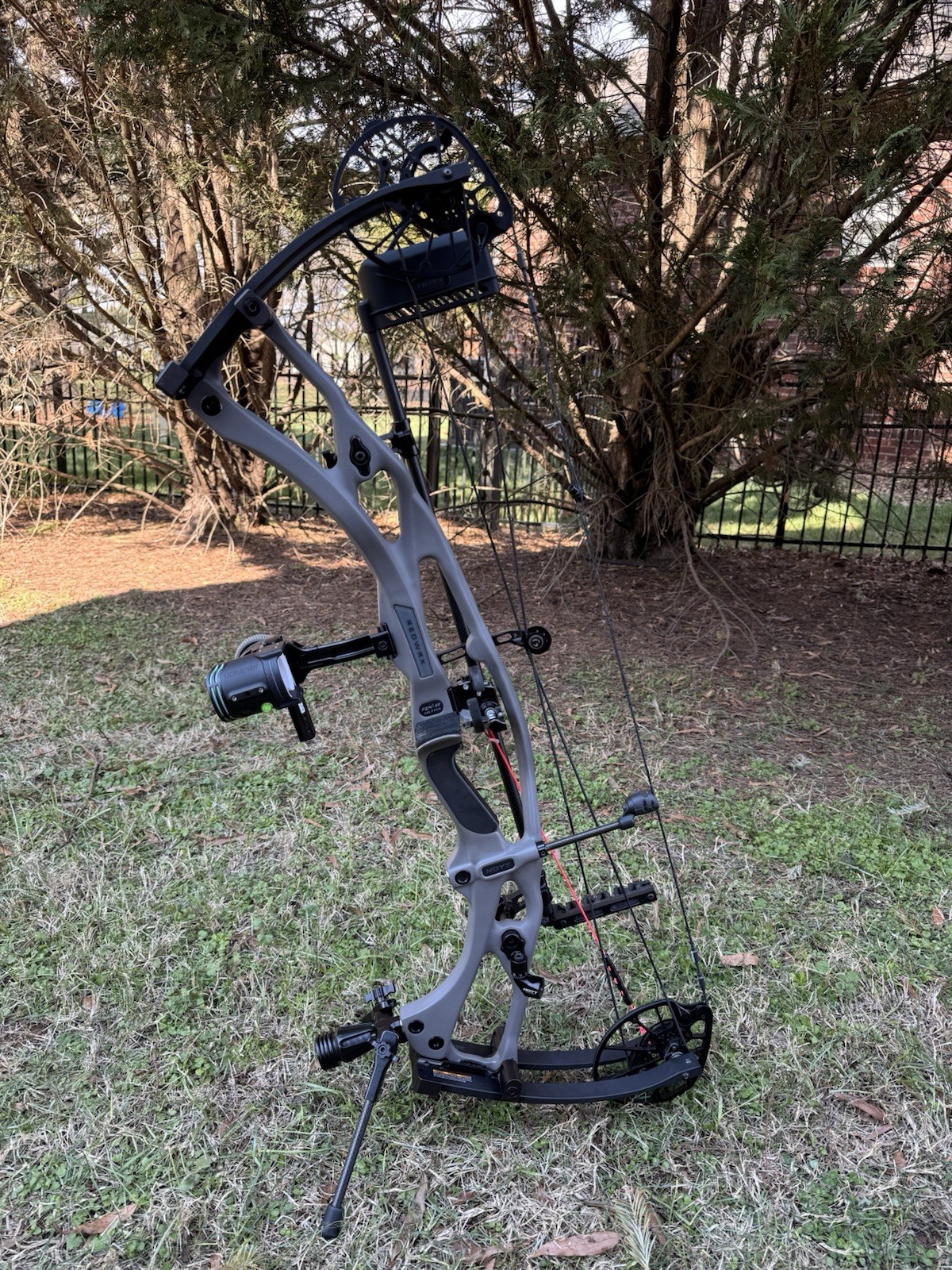 Hoyt Carbon REDWRX RX-8 Ultra 28.25-30 Right Hand Compound Bow