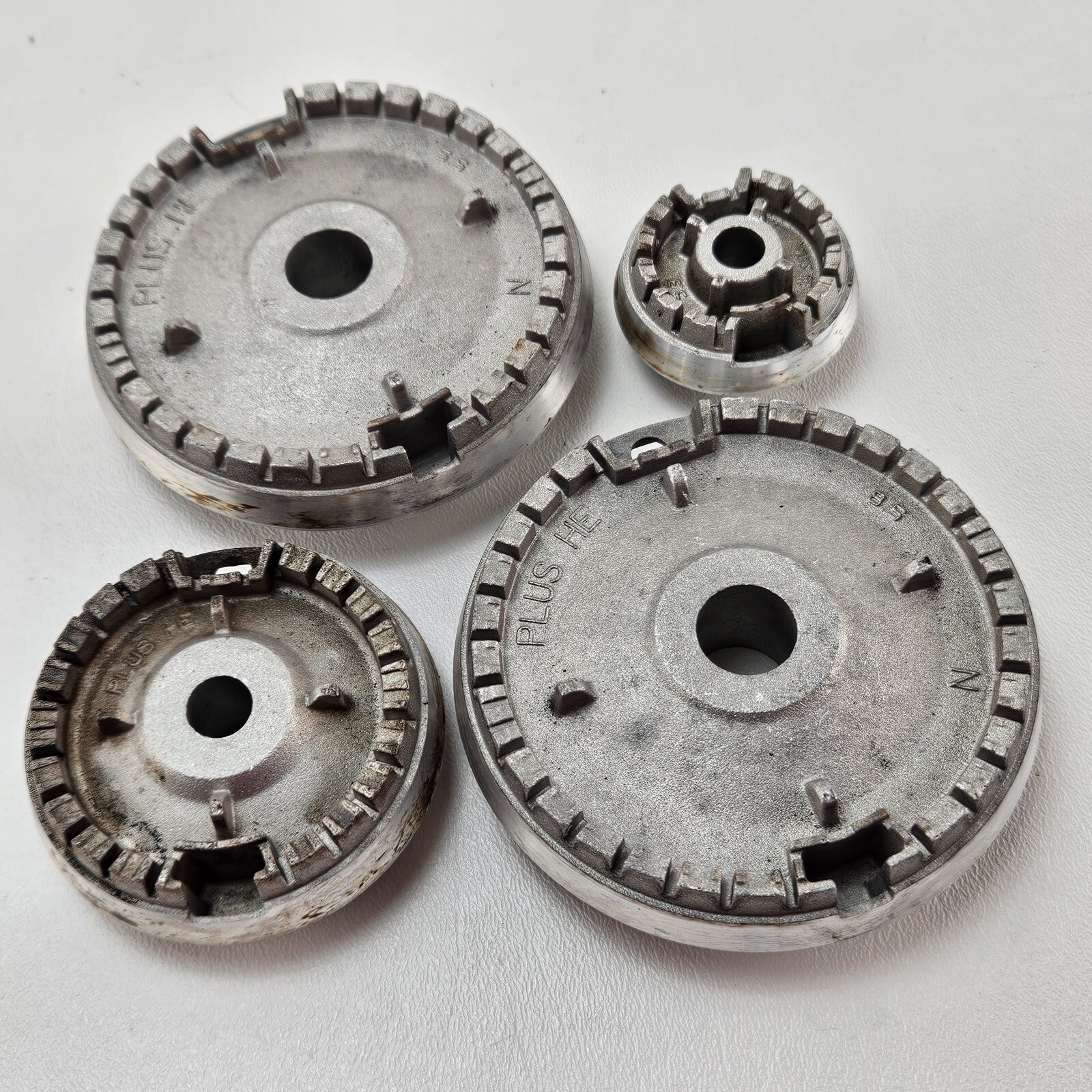 Genuine SAMSUNG Gas Range, Burner Head Set # DG62-00075B DG62-00074C DG62-00076B