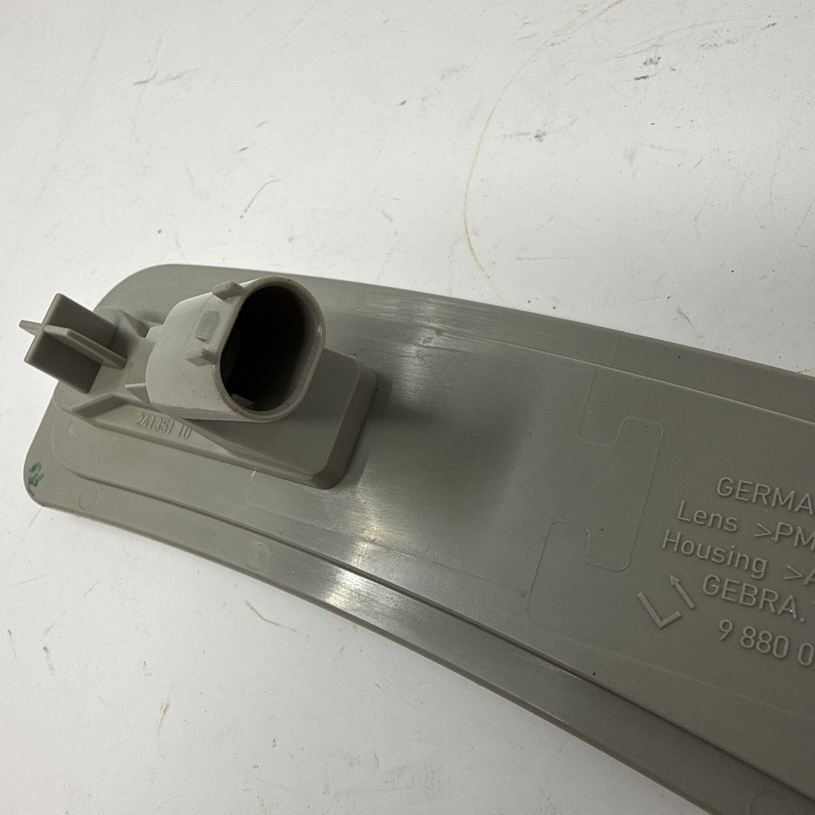 23-25 BMW 7 SERIES LEFT REFLECTOR PANEL LIGHT LAMP SIDE 63149880027 OEM