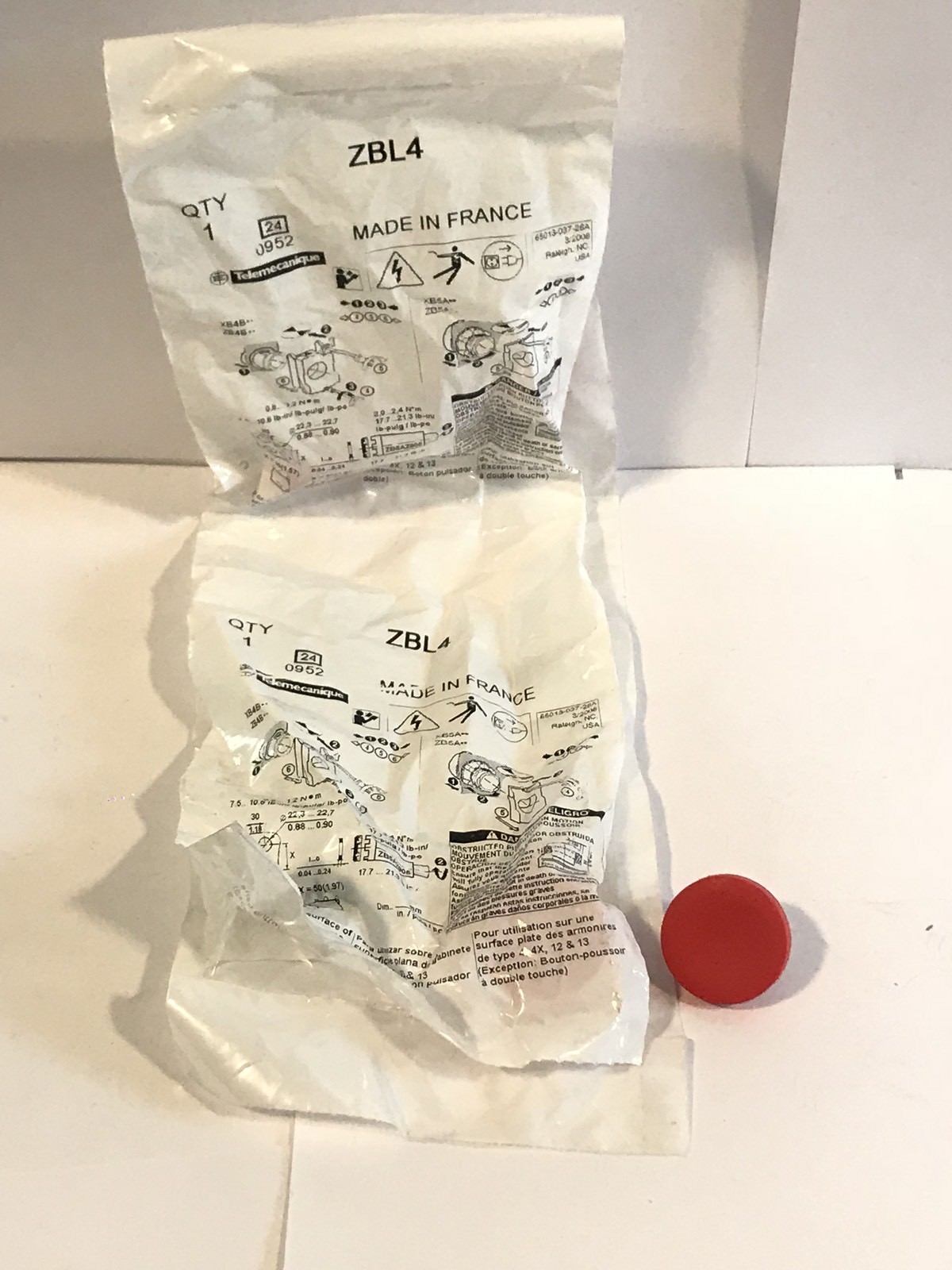 Lot of 10 Schneider Telemecanique ZBL4 Red Pushbutton Top New in Bag