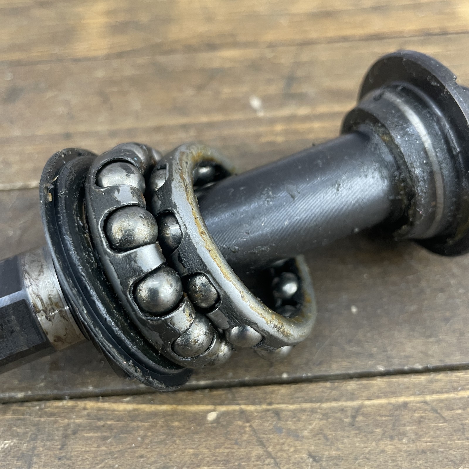 Vintag BMX Bottom Bracket Hex Spindle 6 Side Flats Trek