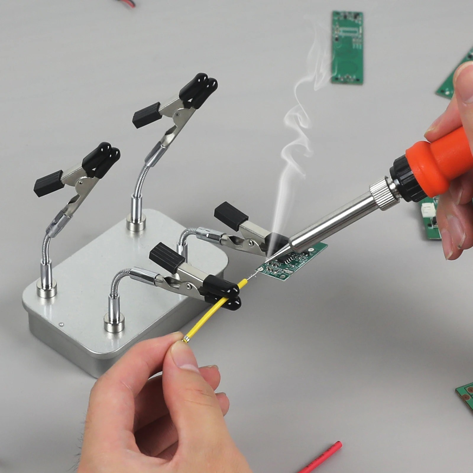 NEWACALOX Soldering Helping Hands Magnetic Flexible Arm PCB Clamp Tool