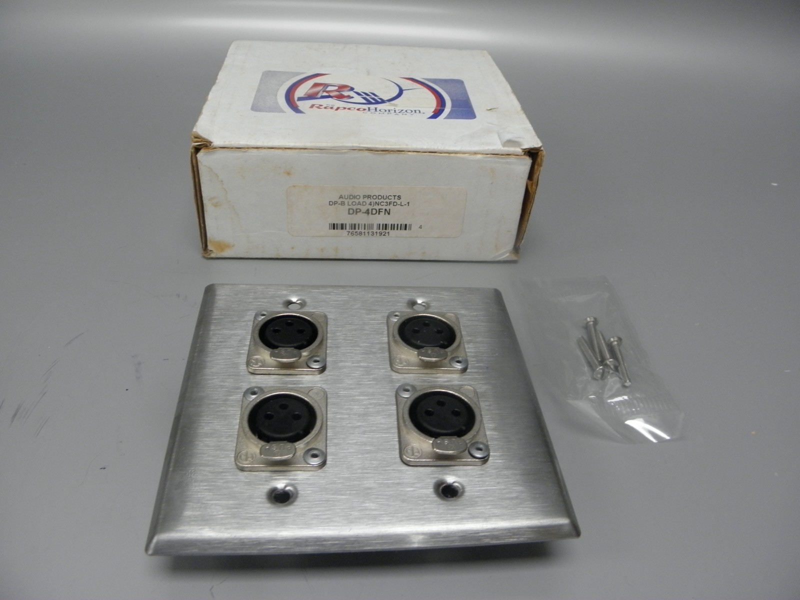 RAPCO HORIZON DP-4DFN 4 Female XLR 2 Gang Wallplate NEW