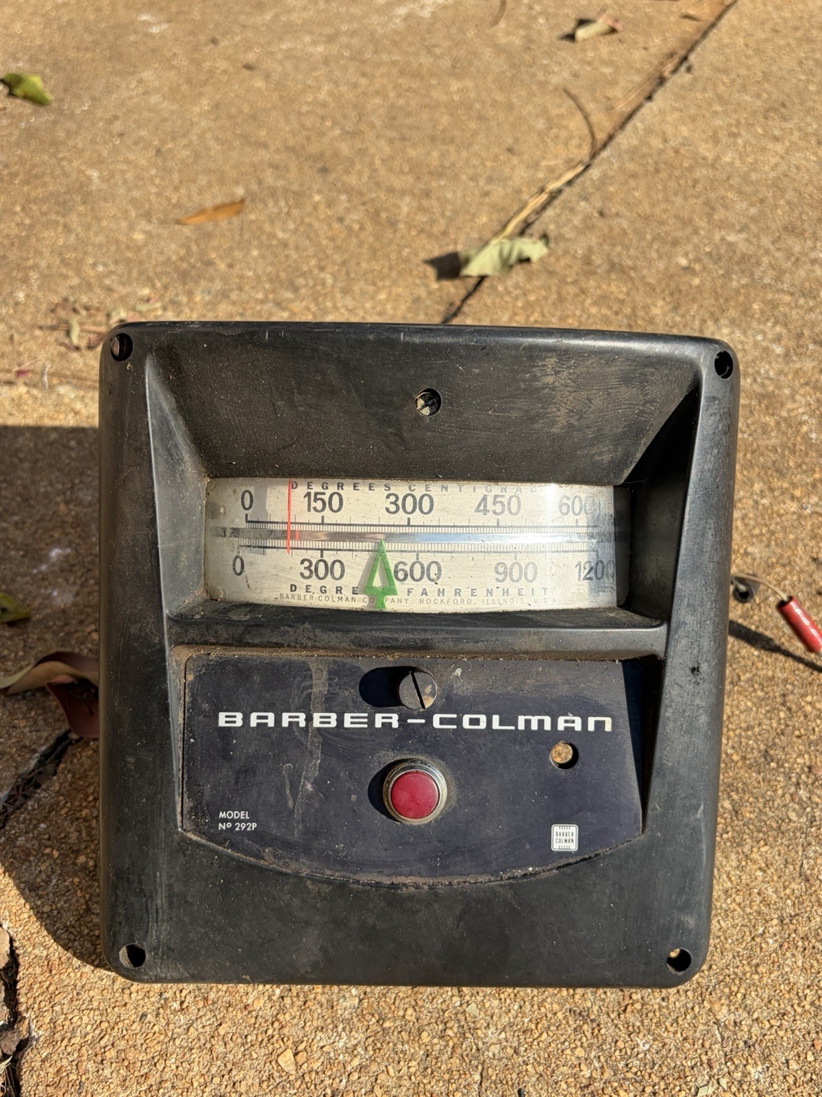 Barber-Colman No.292P temperature gage/control 0-1200F 0-600V