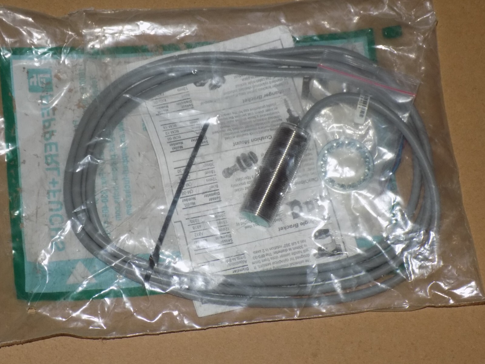 PEPPERL+FUCHS NBB8-18GM50-E2 proximity sensor 085499