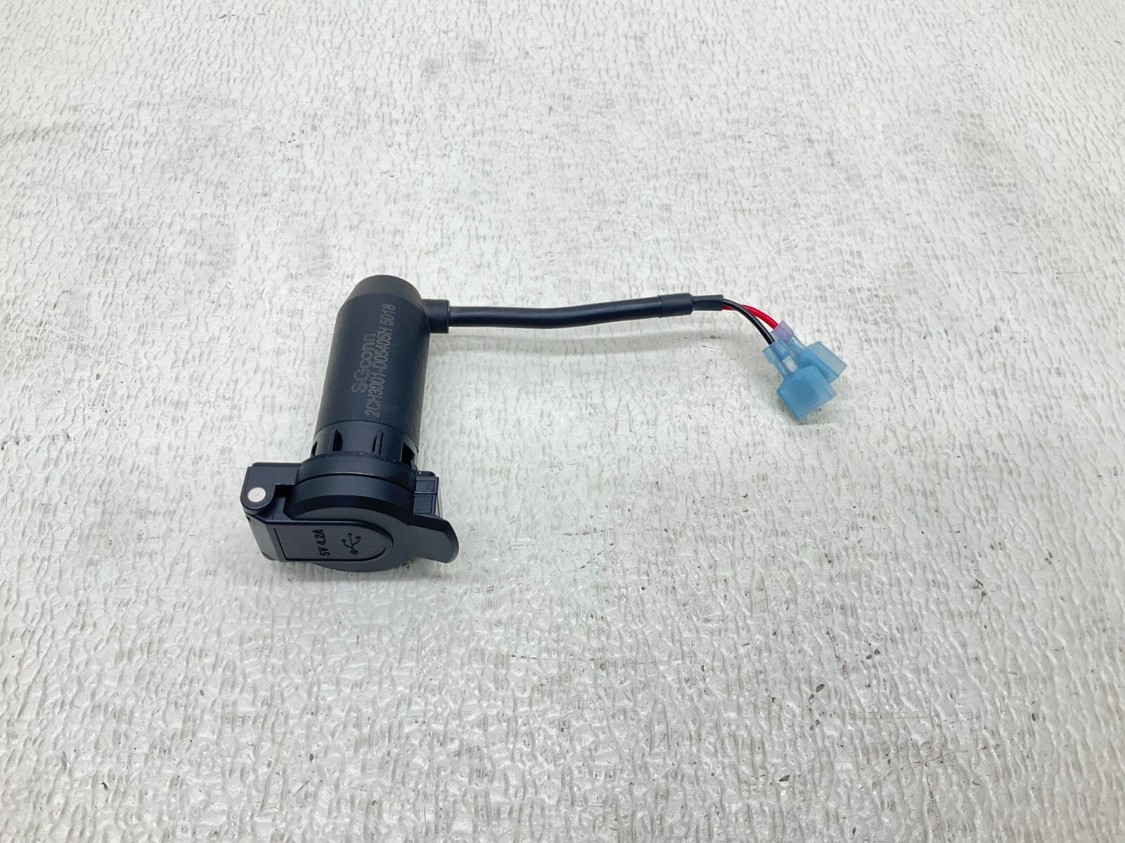 SGconn 2CH3001-D05405H Waterproof USB Connector New (TSC)