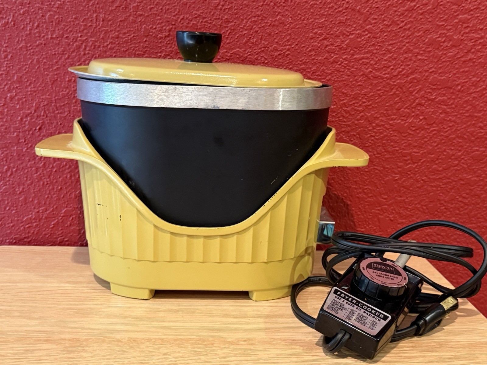 Vintage RARE MONTGOMERY WARD  ELECTRIC DEEP FRYER AND OR COOKER VNL-86-46394