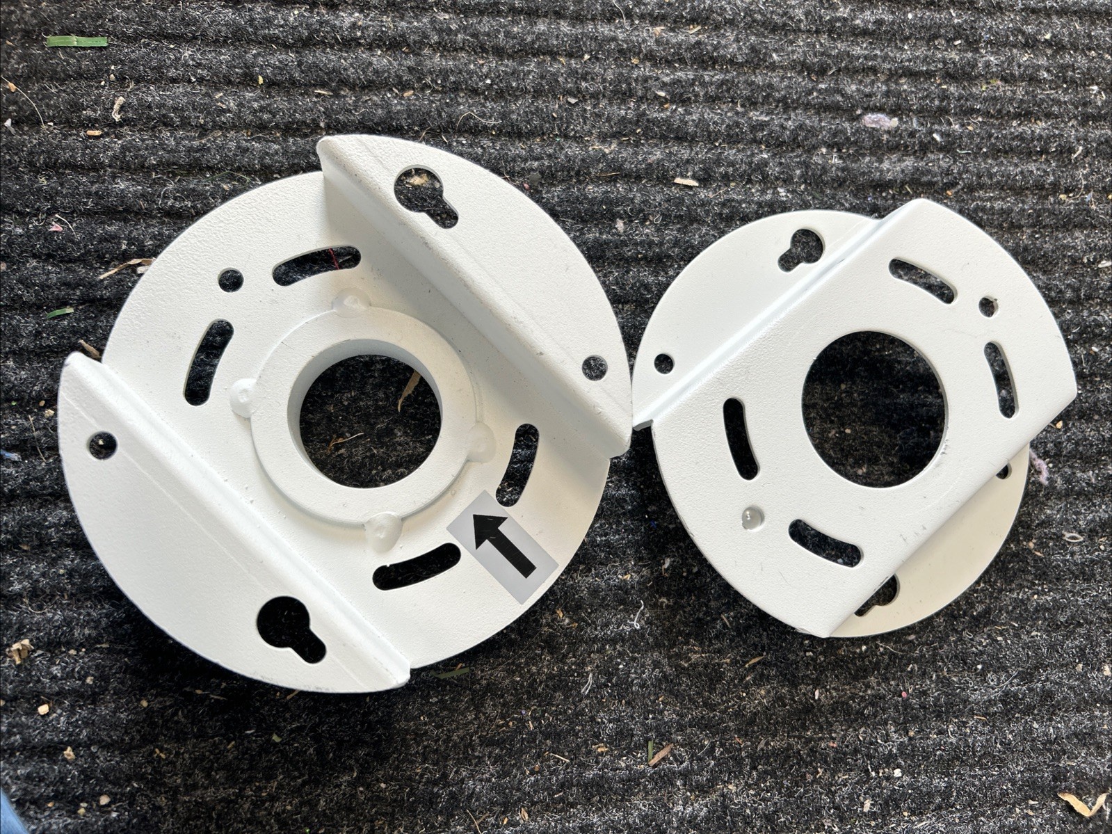 Hanwha Techwin SBP-302CMSW Swivel Adapters