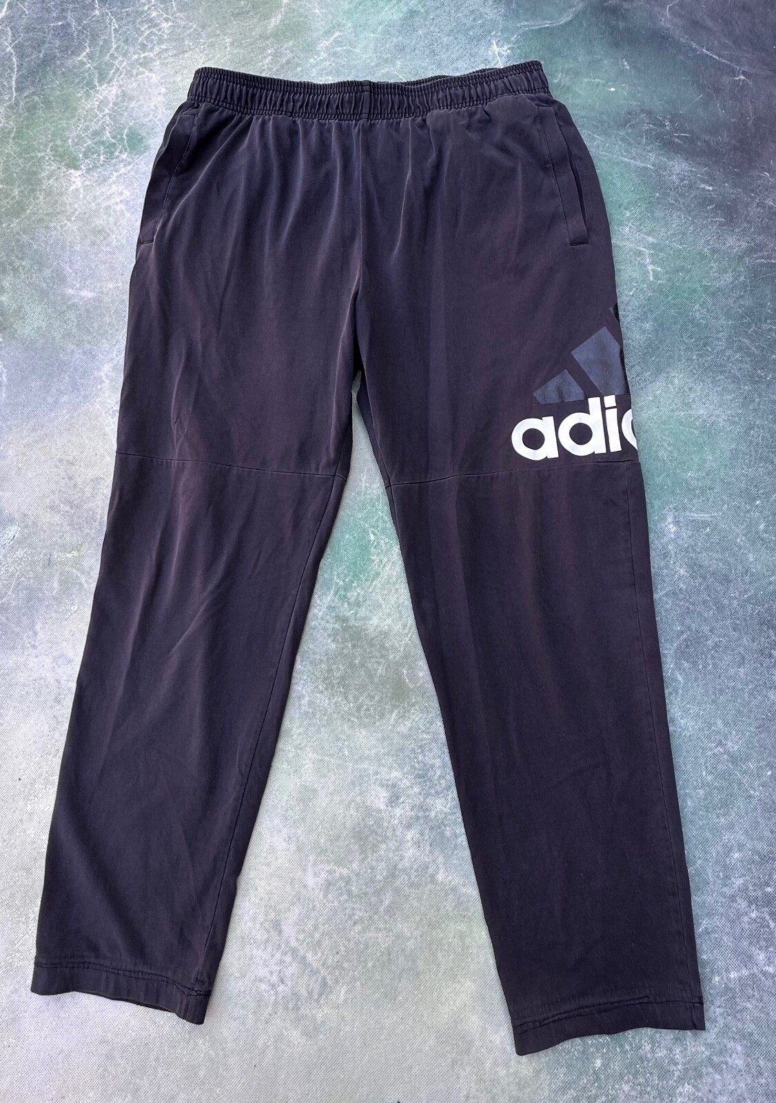 Vintage Adidas Men's Sweatpants Size XL.