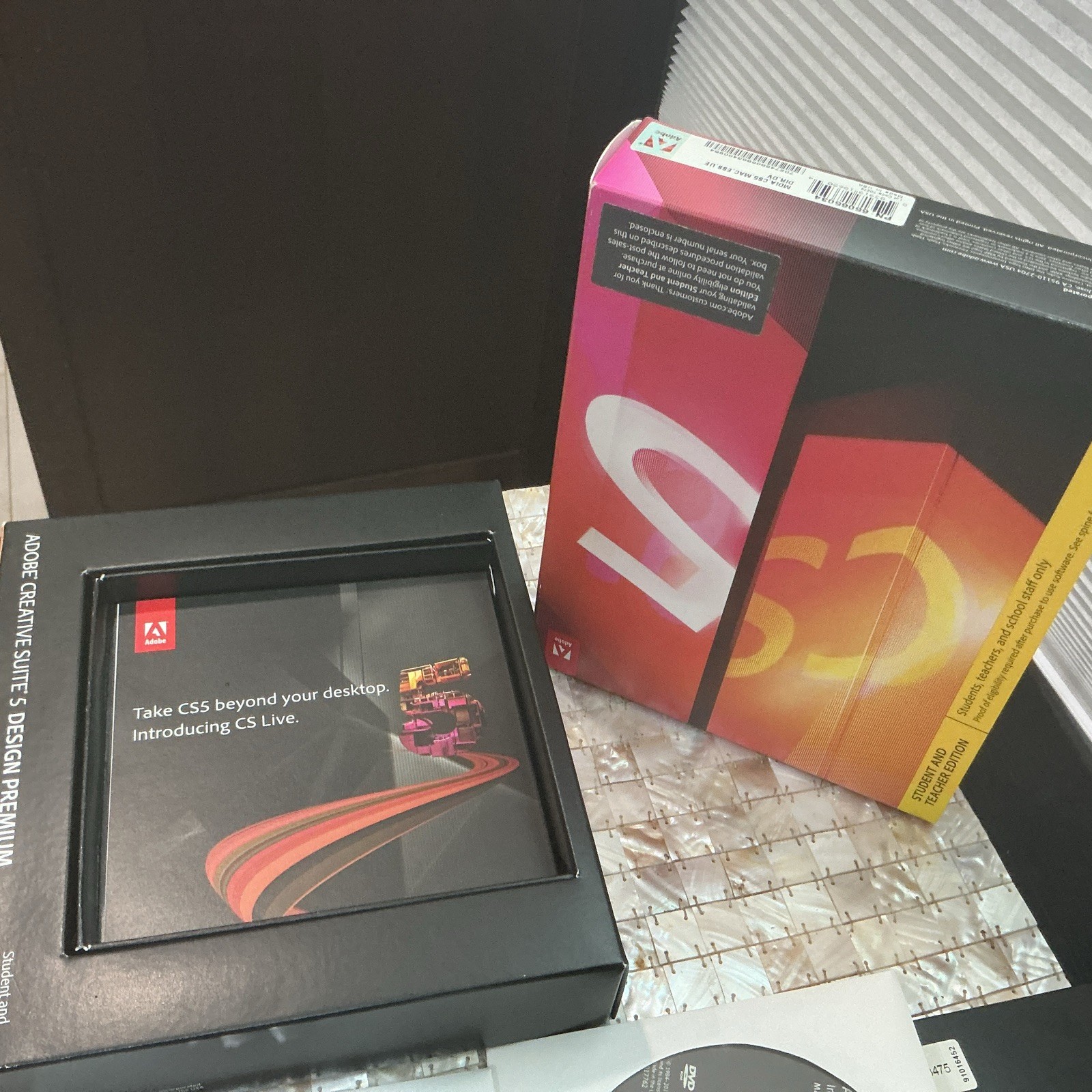 Adobe Creative Suite 5 Design Standard Student & Teacher for Mac OS w/ Code