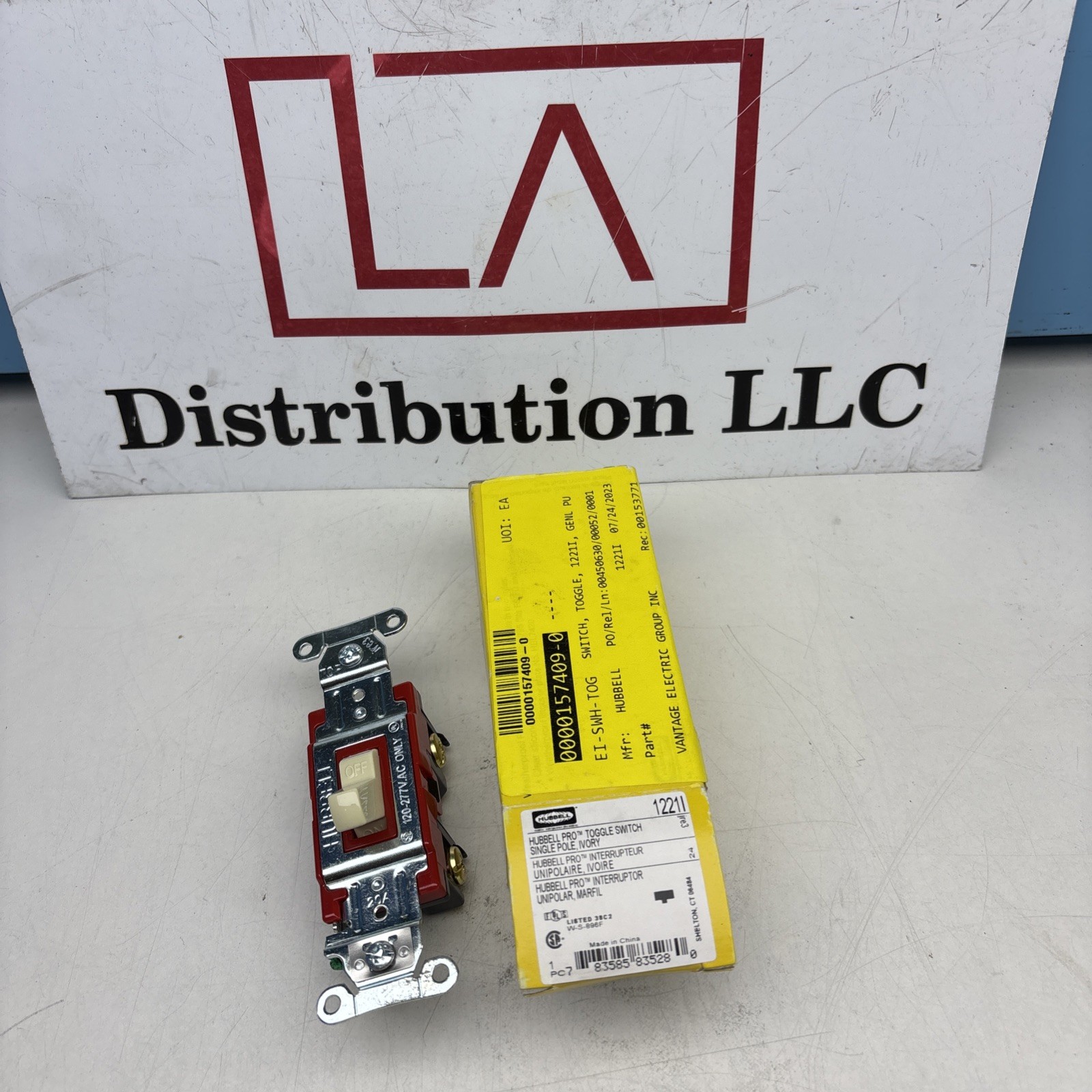 (LOT OF 3)Hubbell HBL1221I 20A, 120-277VAC Single Pole Back & Side Wired