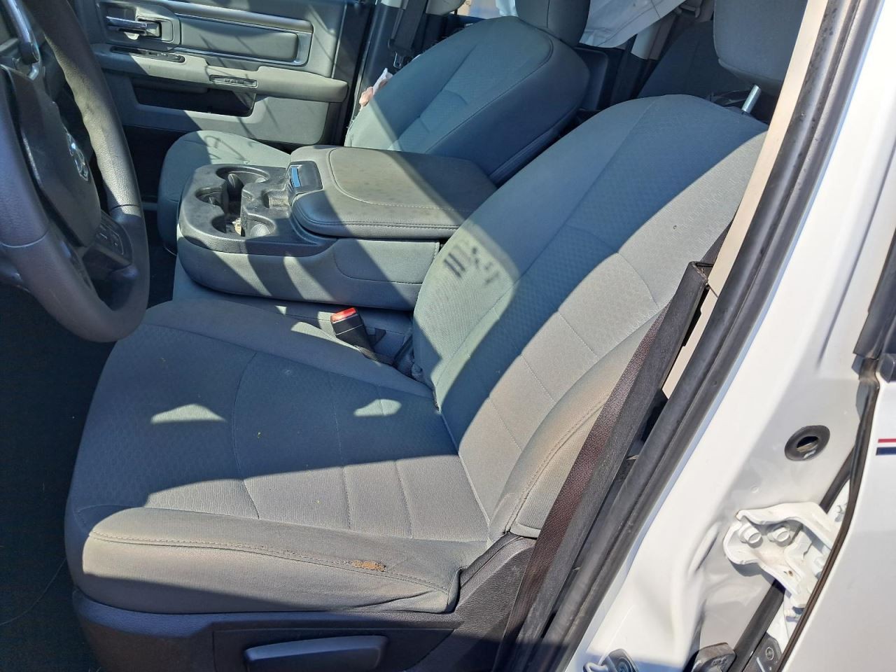 TDODR1500 2018 Glove Box 4797760
