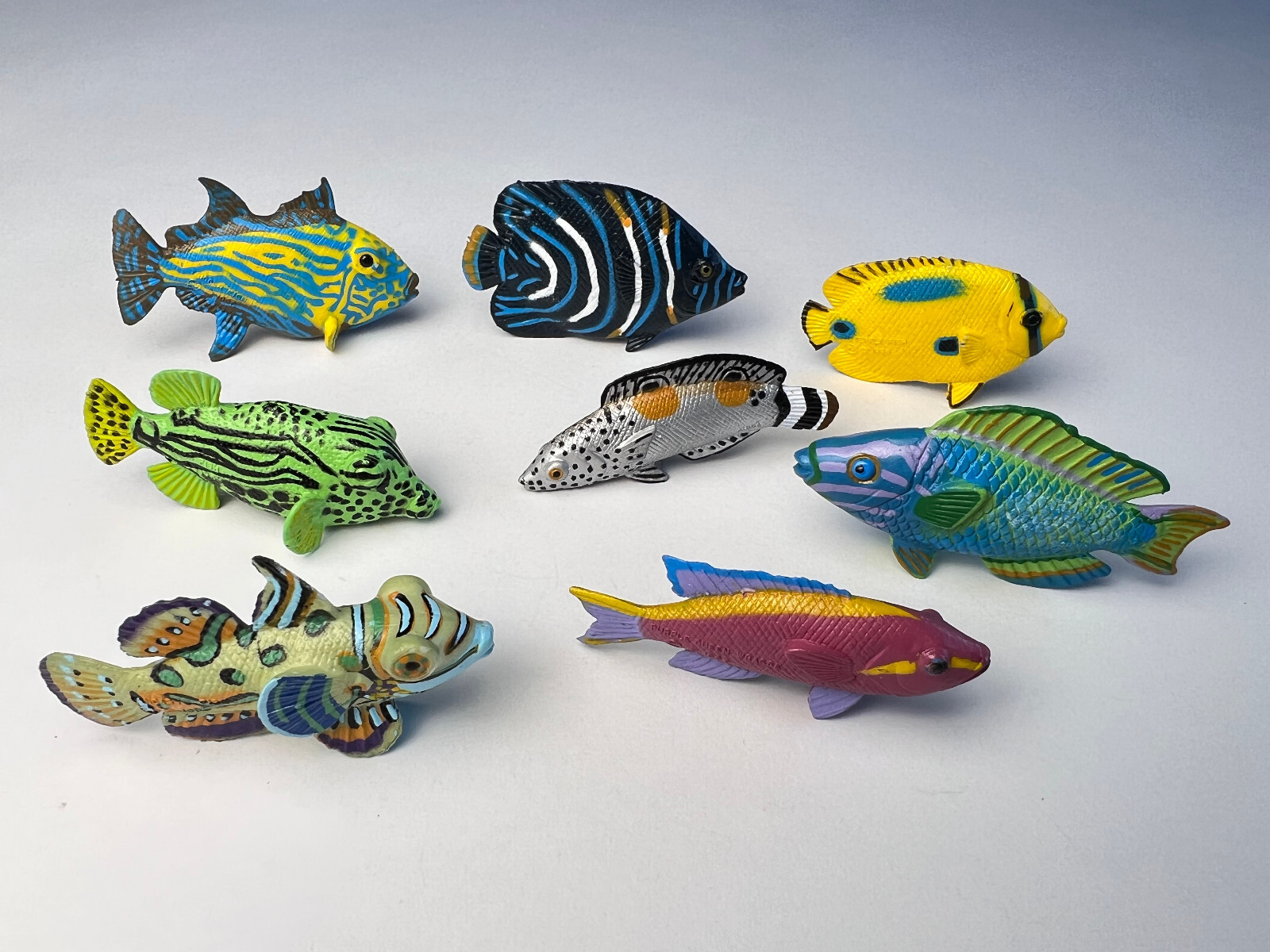 Lot of 8 Tropical Fish PV Play Visions Animal Figure 1996 Collectables