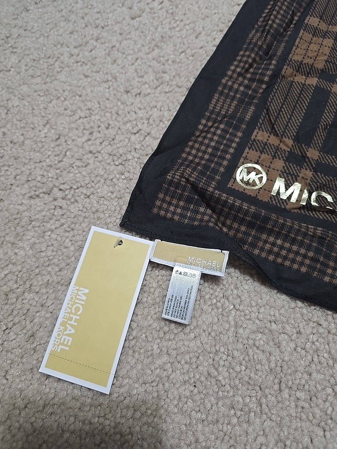 MSRP $42 Michael Kors Womens plaid scarf ONE SIZE