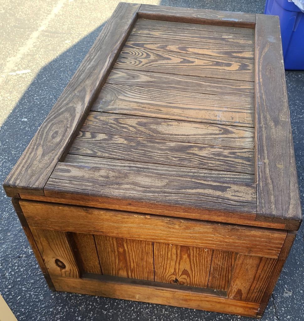 Vintage Solid Wood Storage Trunk – GDC – HINGED LID – STURDY CONSTRUCTION