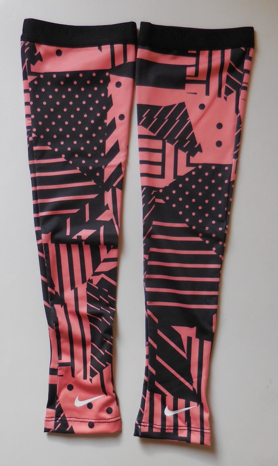 Nike Pro Graphic Dri-Fit Arm Sleeves Women Sunblush/Black/White  M/L 1 Pair