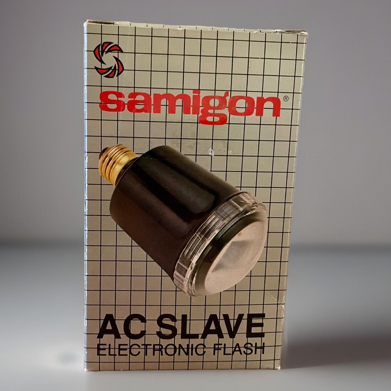 Samington AC MASTER Electronic Flash Fits Into Standard Socket NEW Old