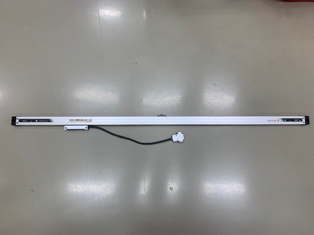 Mitutoyo (Made in Japan) AT211-1000B1S-M2-ZZZ Linear Scale Used