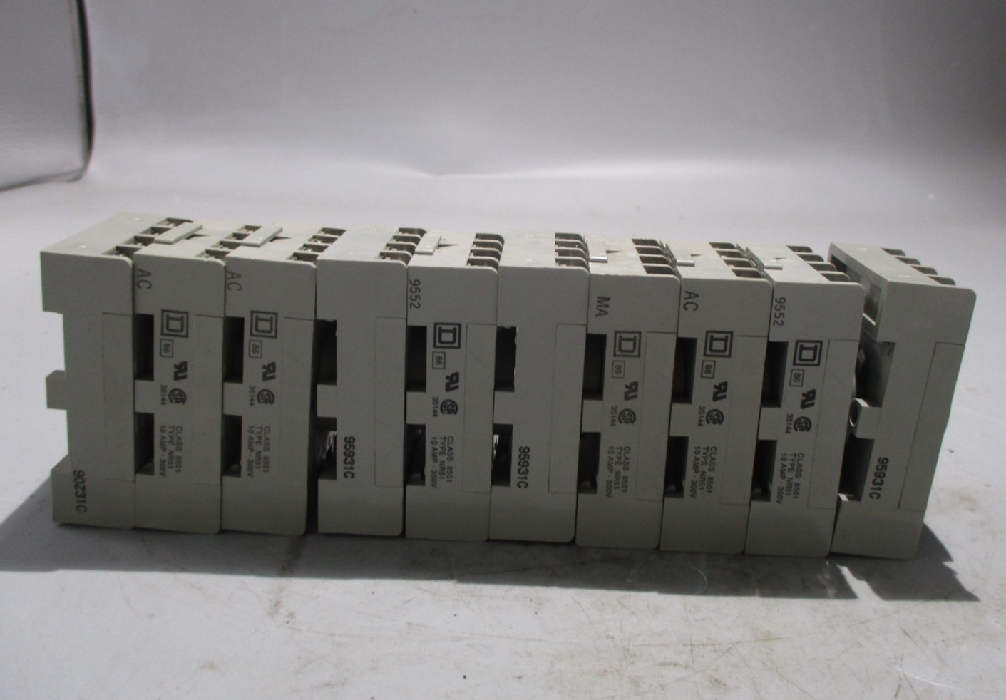 NEW LOT OF 10 IDEC SR2P-06 RELAY SOCKET-BASE 10A 300V