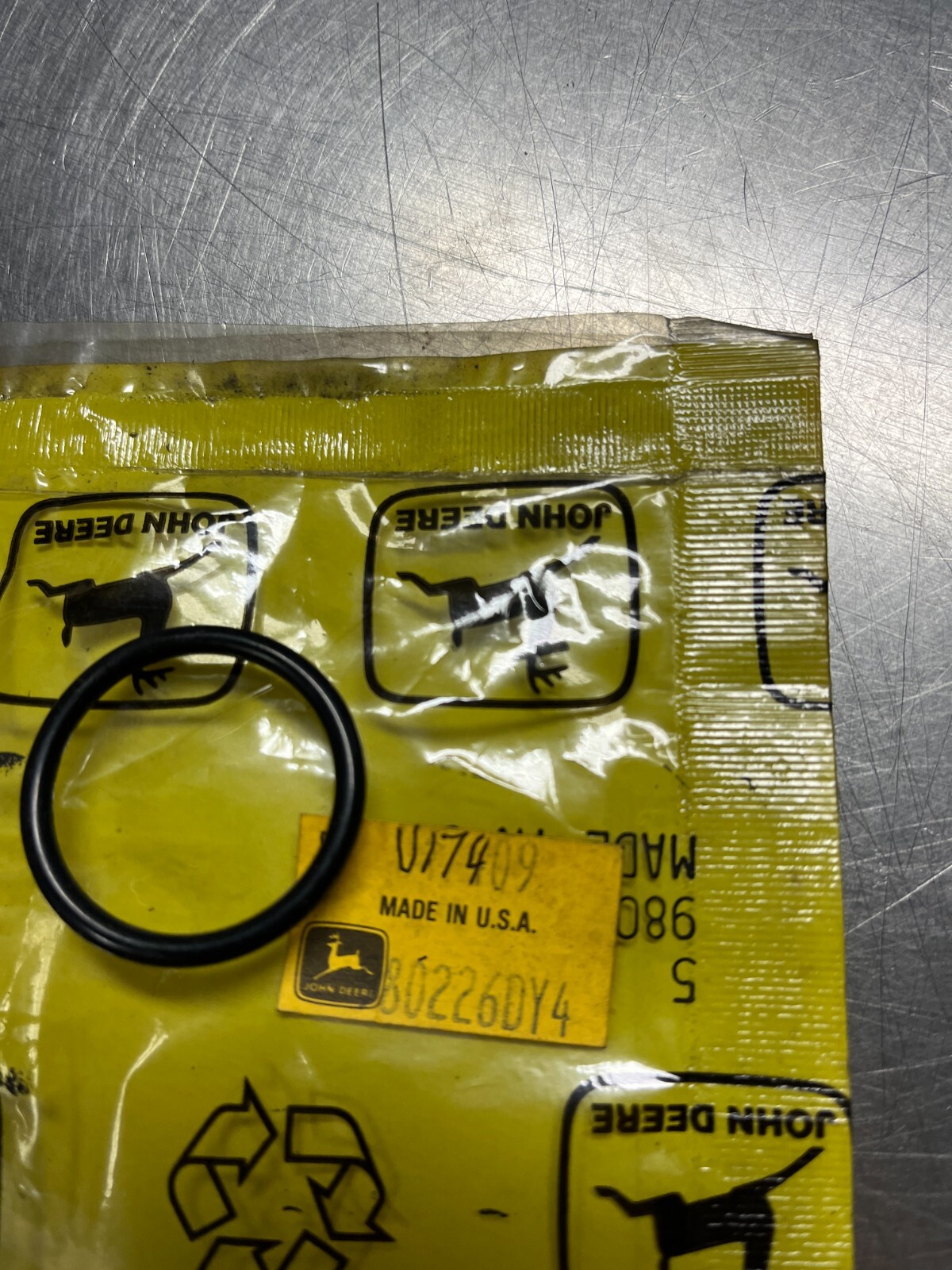 U17409   Genuine OEM   John Deere    O-RING SEAL
