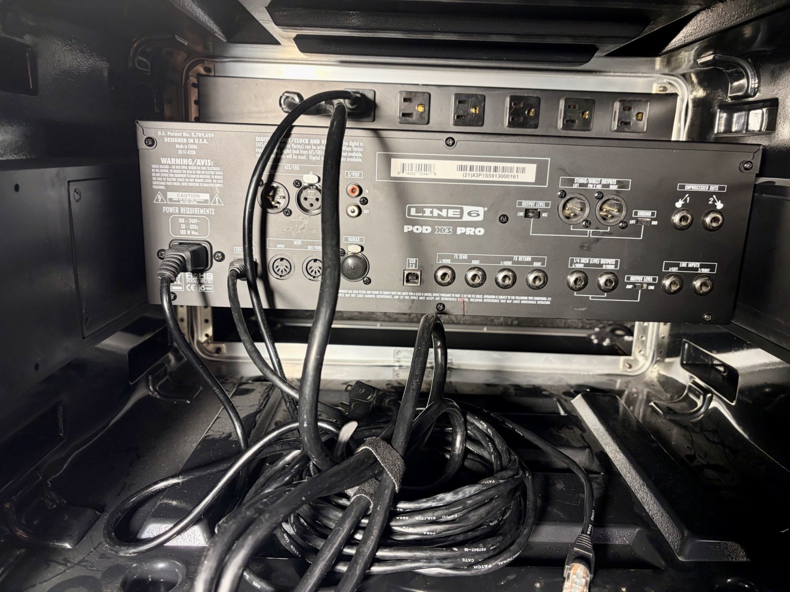Line 6 POD X3 Pro Rack Bundle w/ FBV Longboard, 7U Case & Manuals