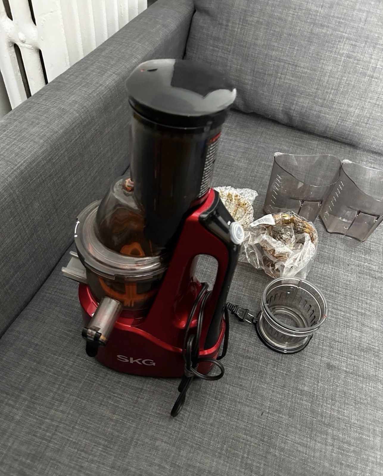 mSKG Juicing Extractor Slow Juicer Red Easy Clean w/ Containers & Parts