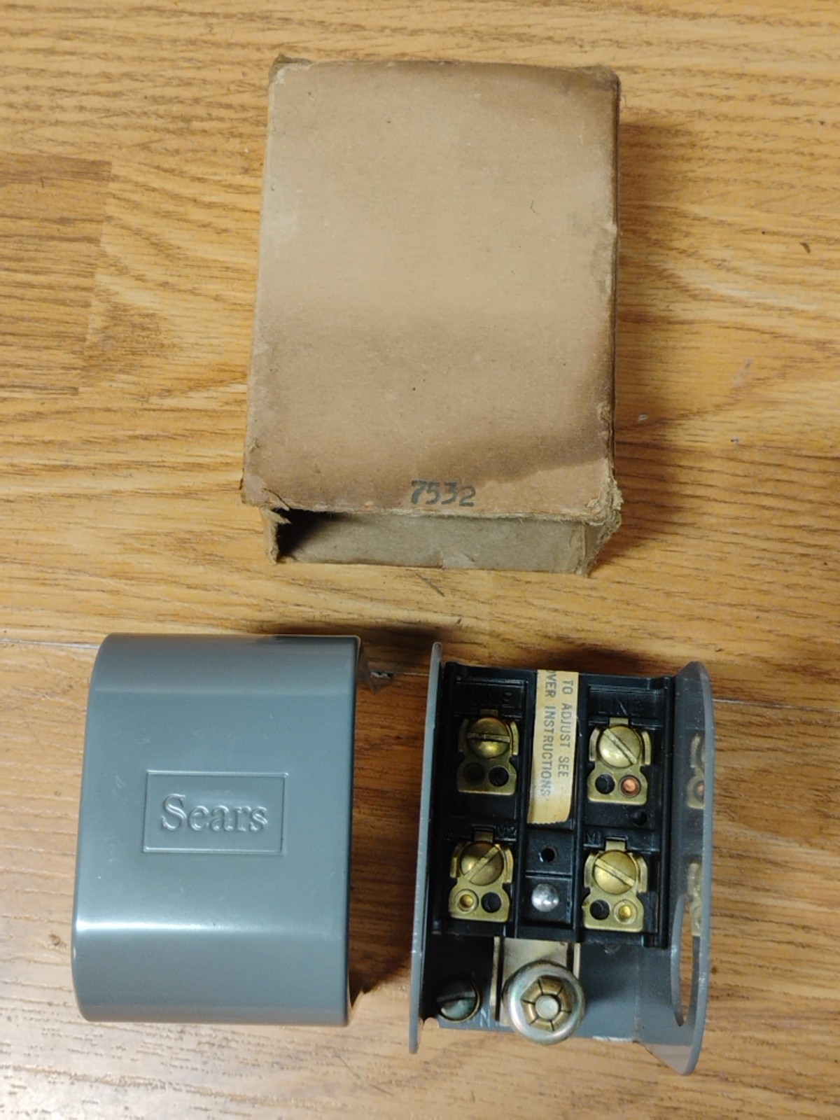 Sears Pressure Pump Switch 2764 P61JA-3 ~ 15/70 PSIG Close 20/Open 40 NEVER USED