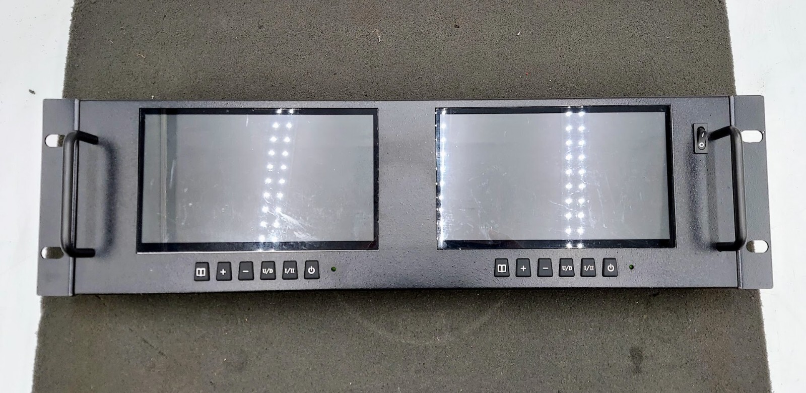Security 82-12337 Dual 7" LCD Rack Mount Monitor