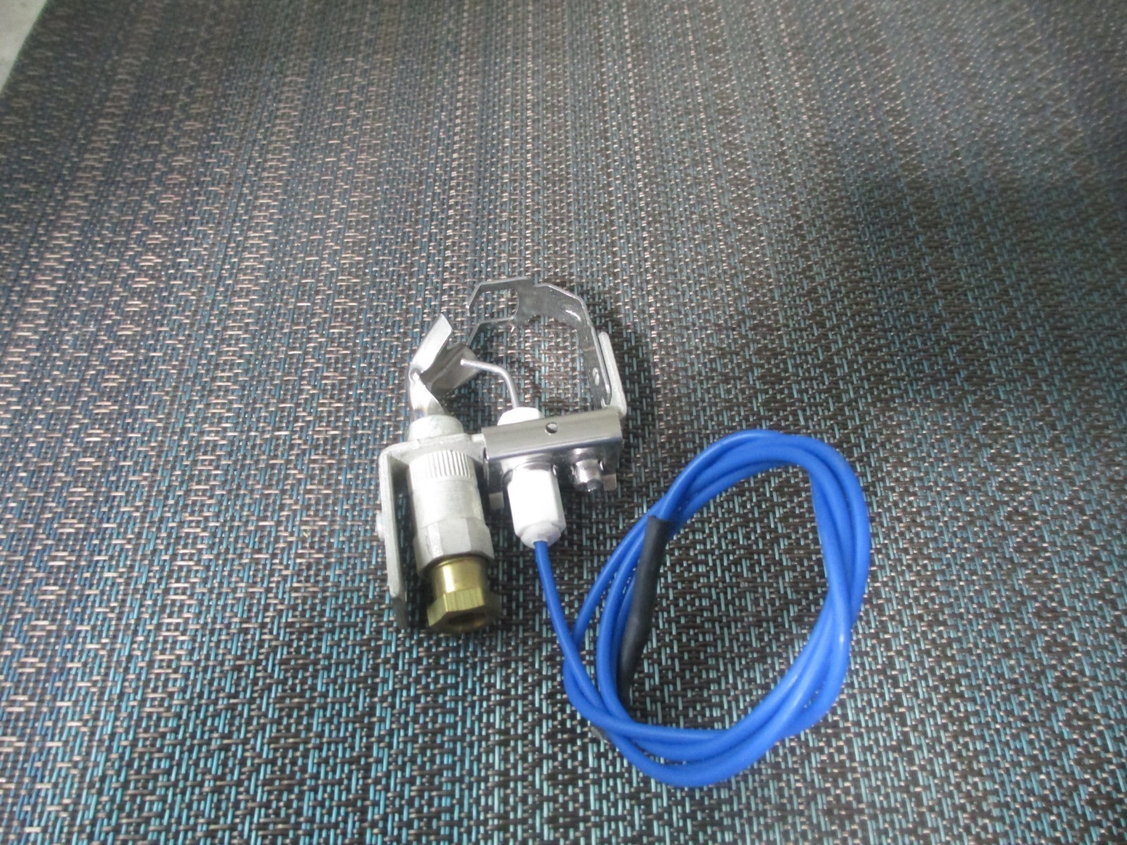 Honeywell Q3451B3018 Pilot Assembly NEW!   Natural Gas