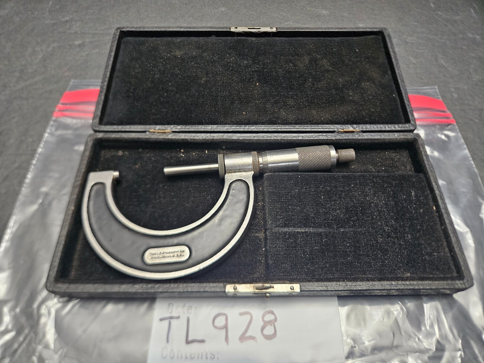 VINTAGE LS STARRETT #226 1"-2" OUTSIDE MICROMETER .001" W/LEATHER CASE (TL928)