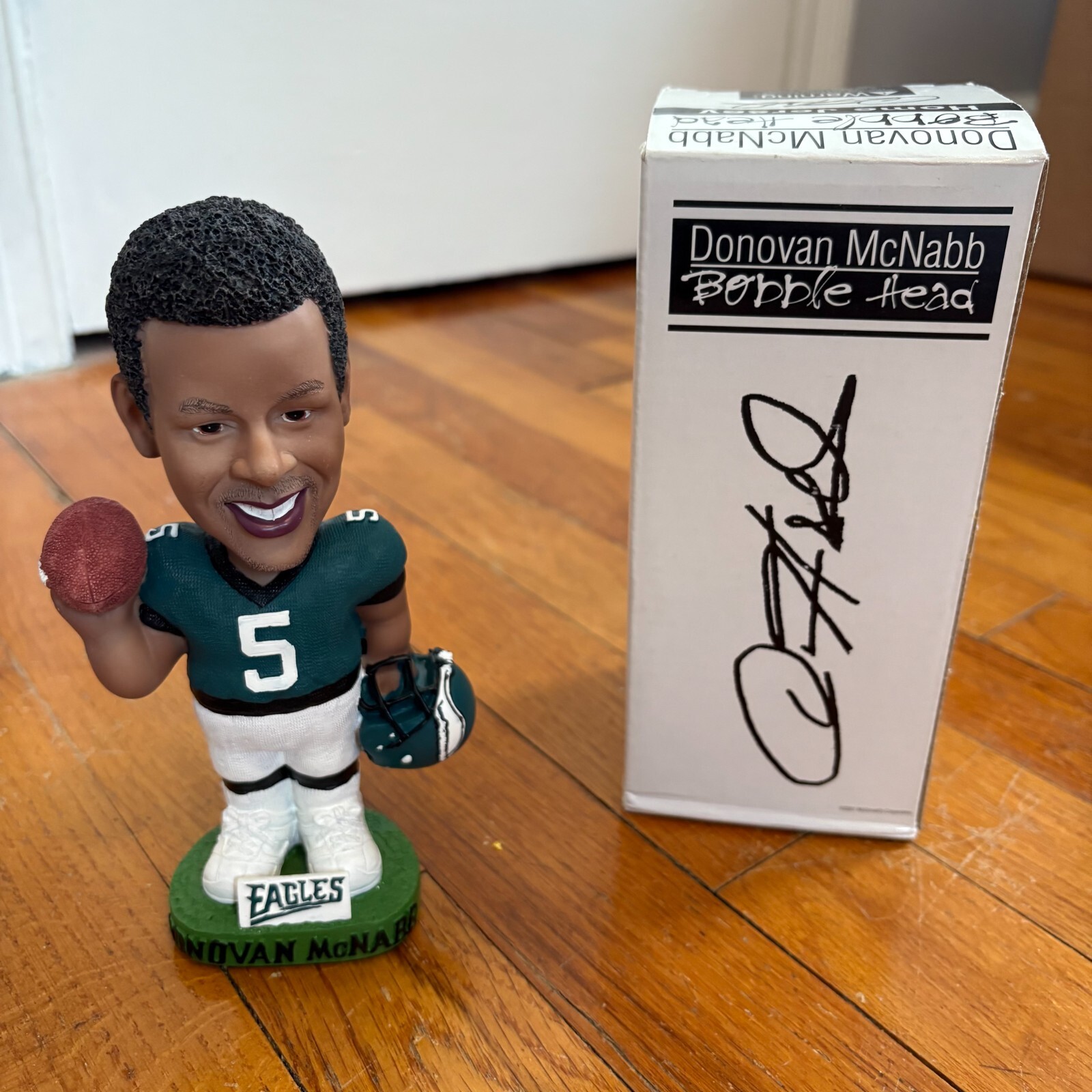 DONOVAN MCNABB Philadelphia Eagles Football Bobblehead Doll McDonald's 2001 NIB