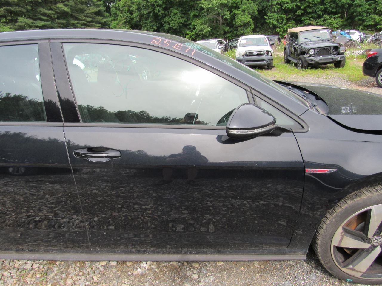 GTI 2018 Glove Box 1048596