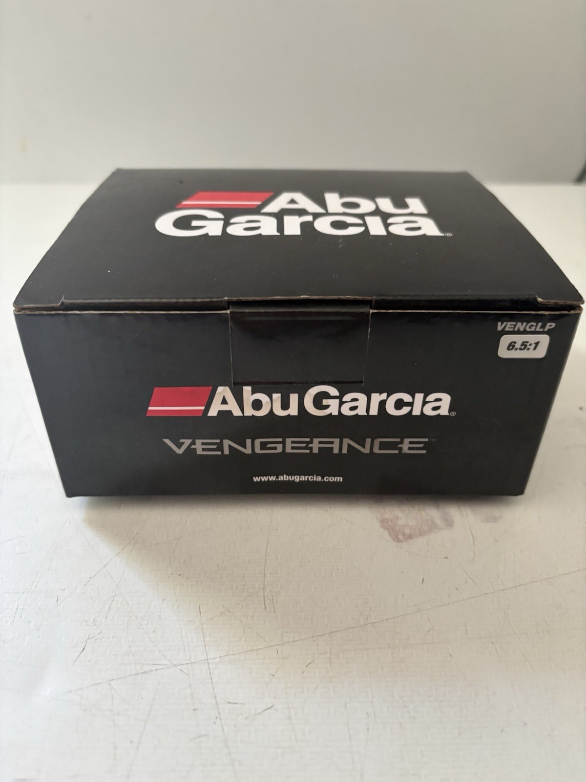 ABU GARCIA VENGLP 1558026 VENGEANCE LOW PROFILE 5 BALL BEARING RIGHT HANDED REEL