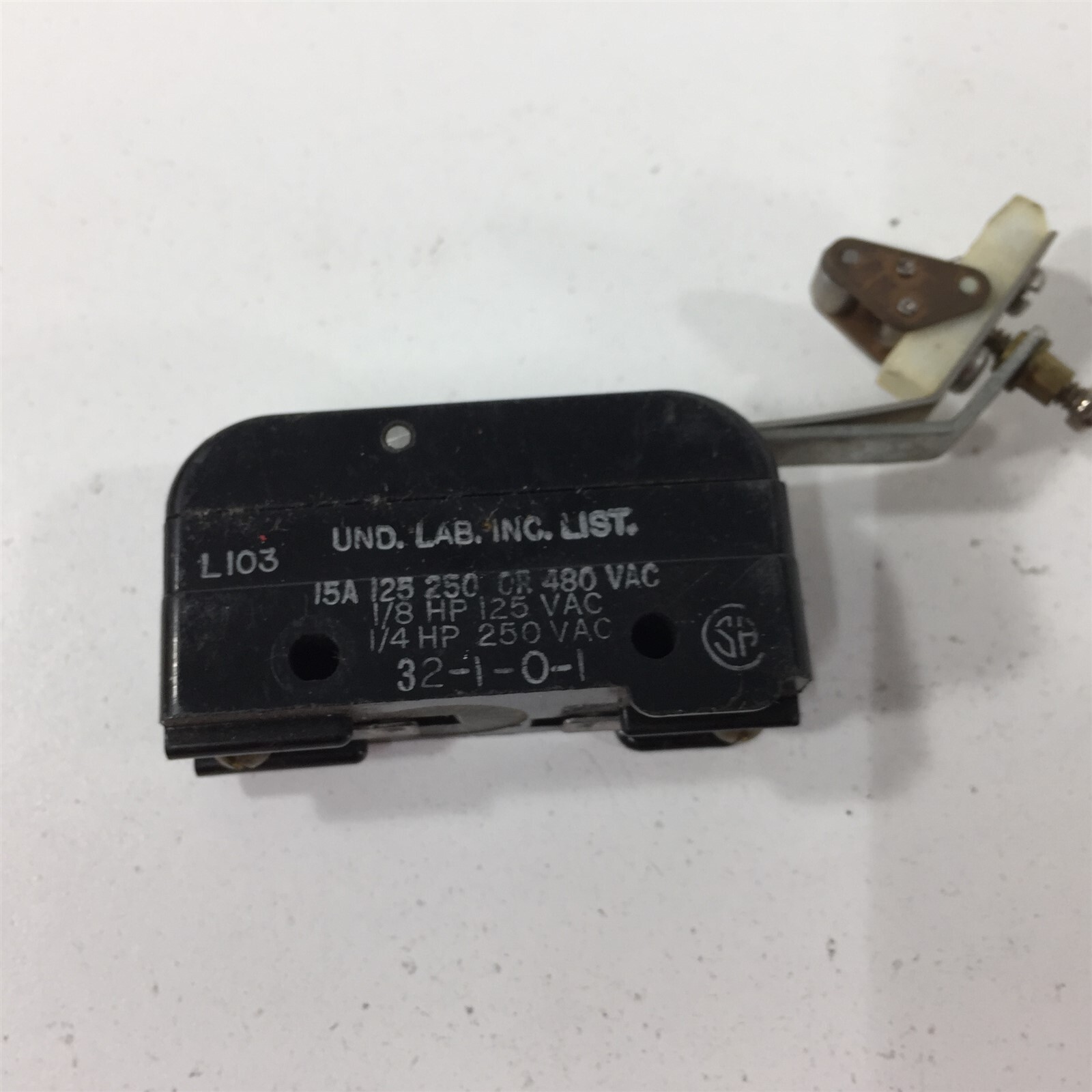 (1) Honeywell YZ-RM1 Microswitch