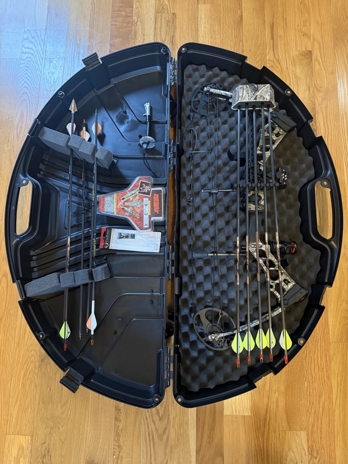 Mission Riot by Mathews Compound Bow Package w/ Plano Case Ready to Hunt