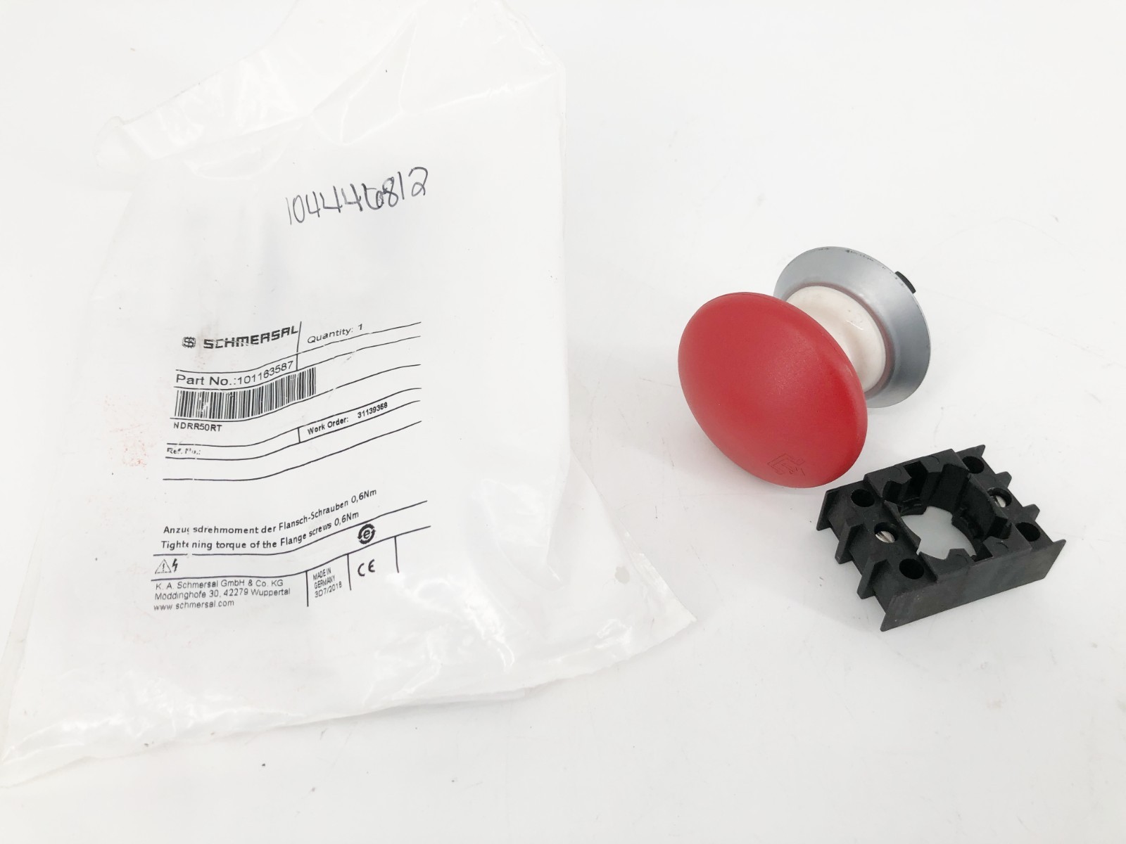 New Schmersal 101163587 E-Stop Switch Latching Red NDRR50RT