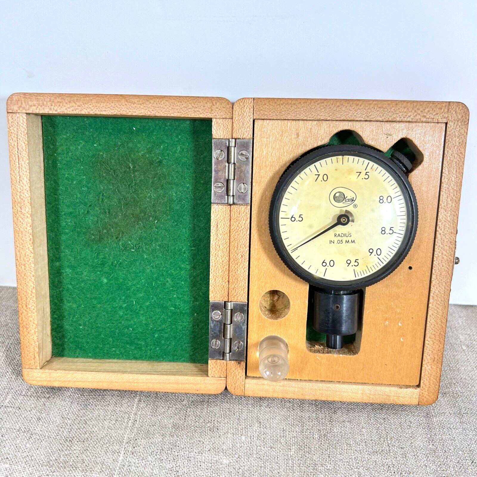 Obrig Radius Dial Gauge Indicator 0.05mm (0.001") Wood Case Made in USA Vintage
