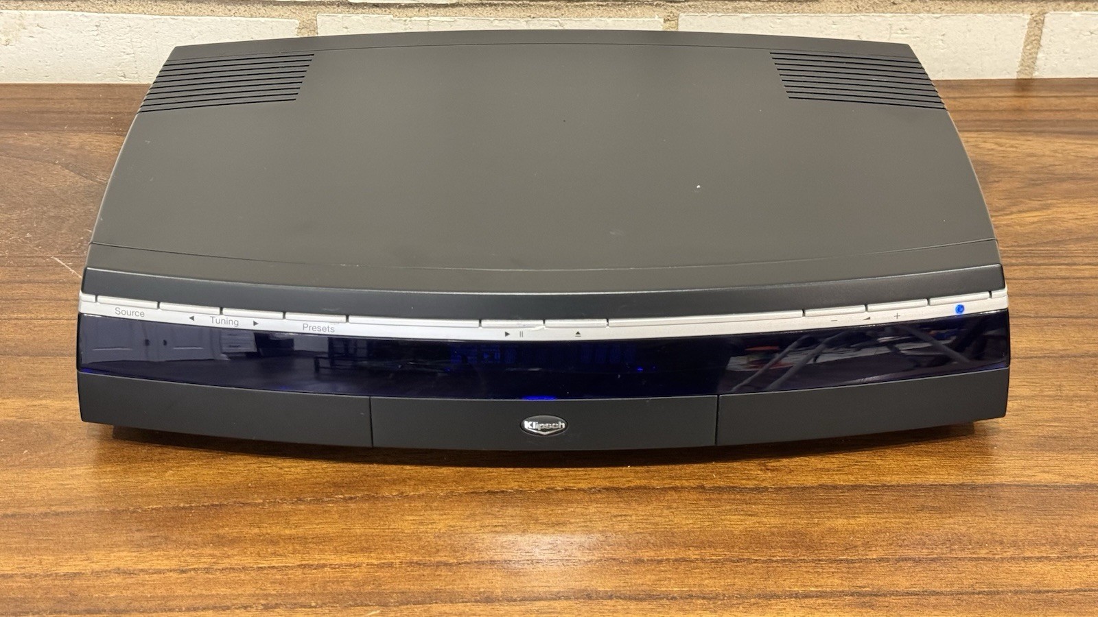 Klipsch DVD Entertainment System – Powers On & Reads Discs (Untested Speakers)