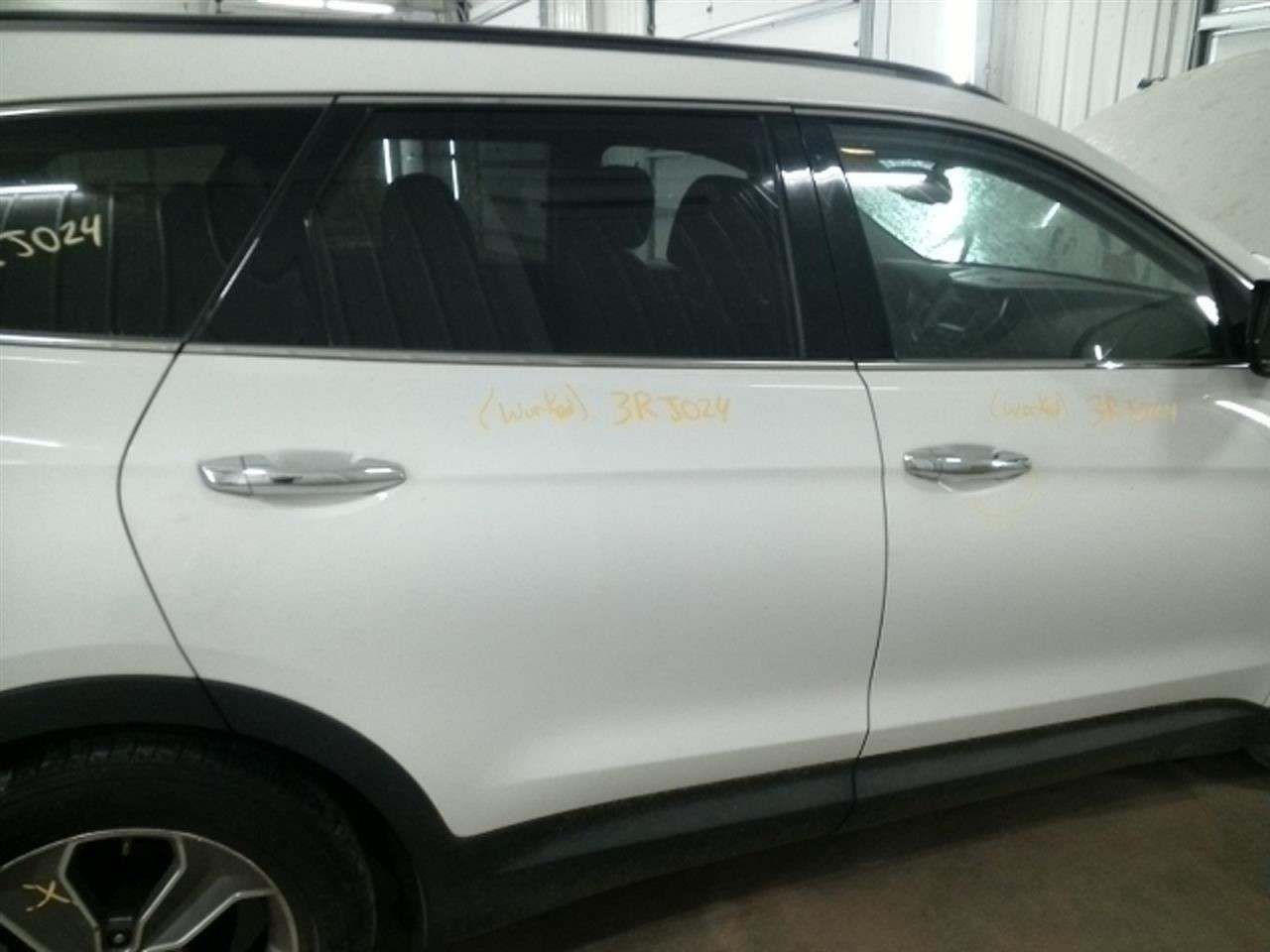 Driver Left Front Spindle/Knuckle LWB Fits 15-19 SANTA FE 104900938
