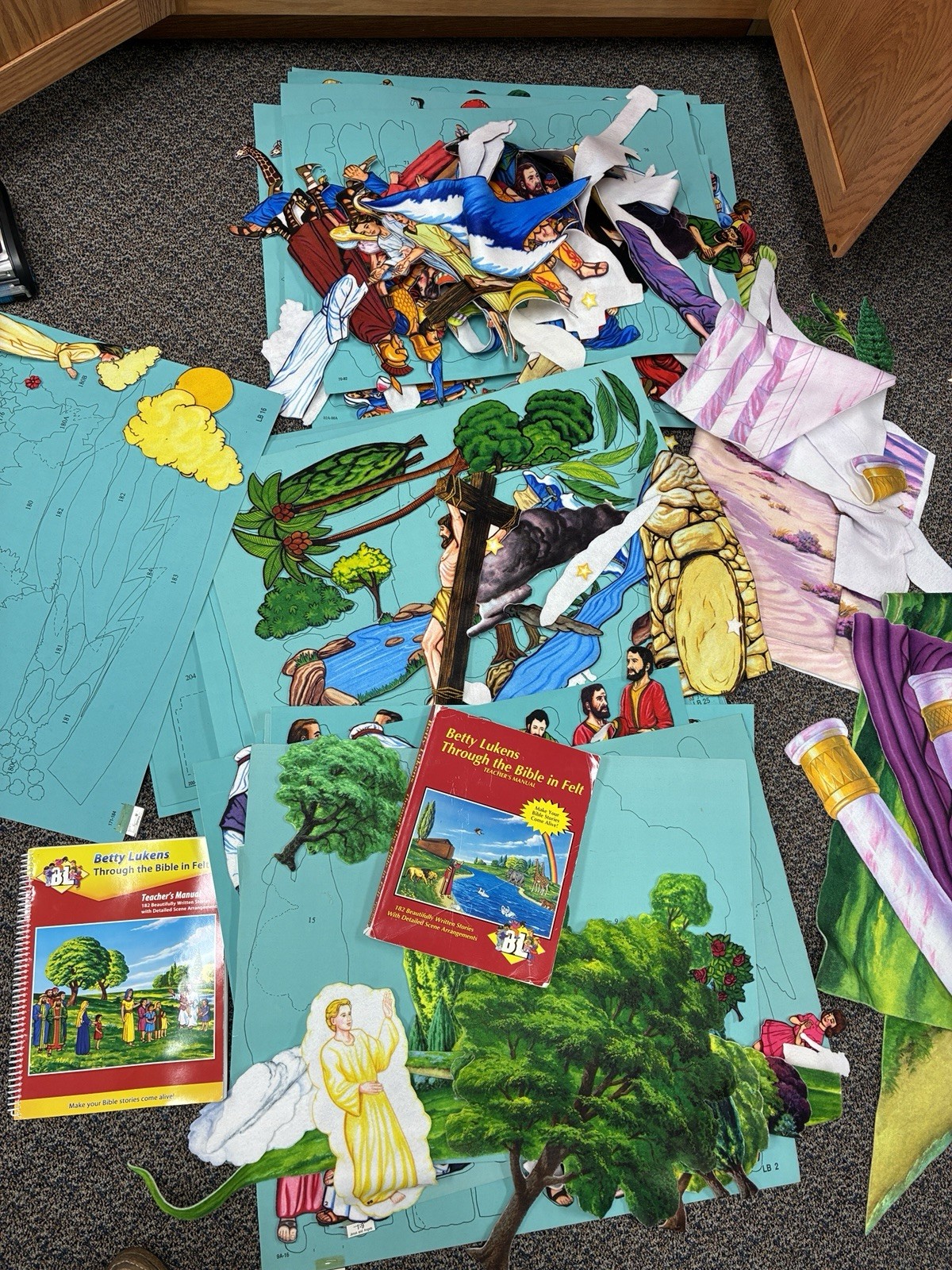 HUge Lot Betty Lukens Through the Bible in Felt Teacher's Manual and Felt Board