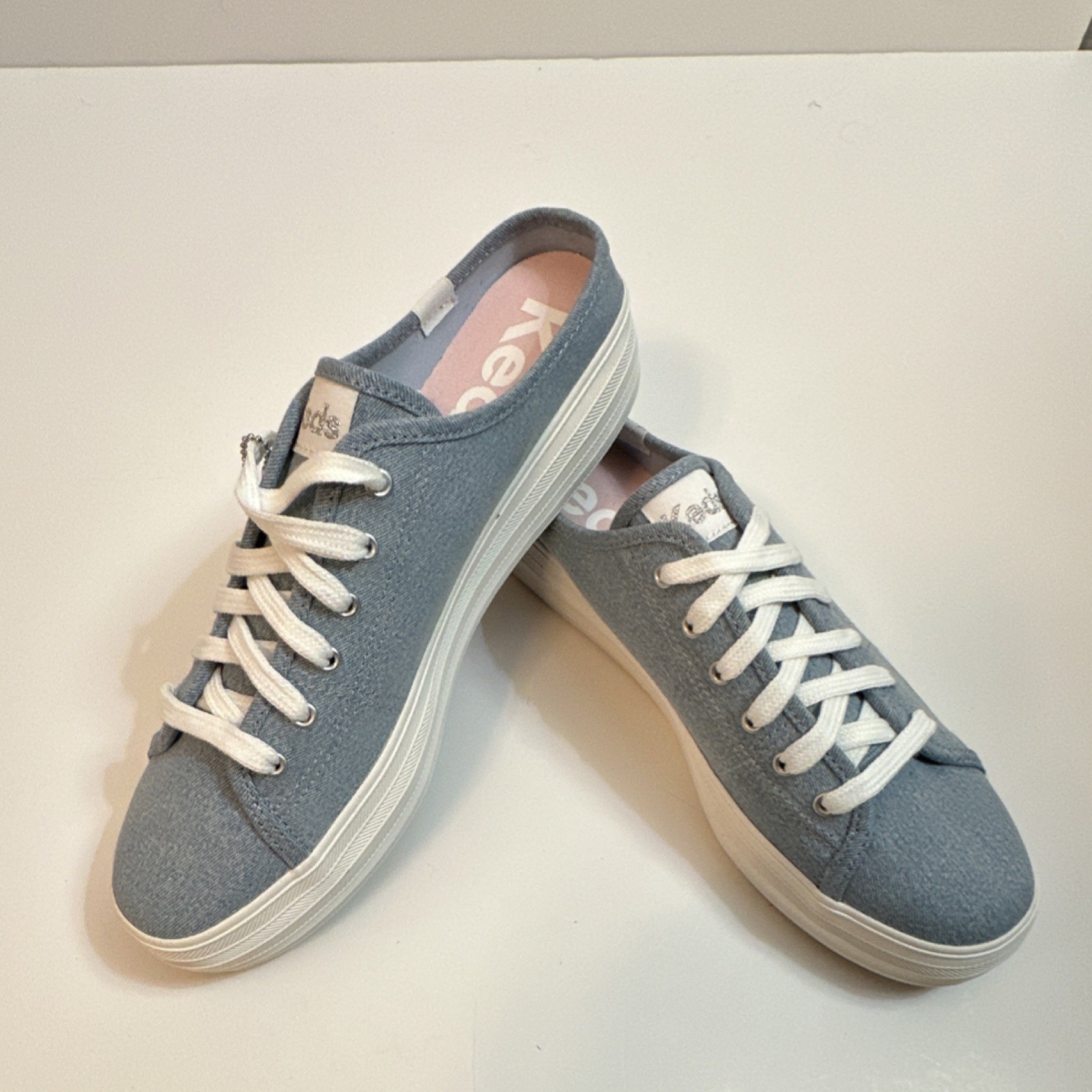 Keds Women’s Light Blue Canvas Flats, Heart Charm, Lace Up, US 8.5