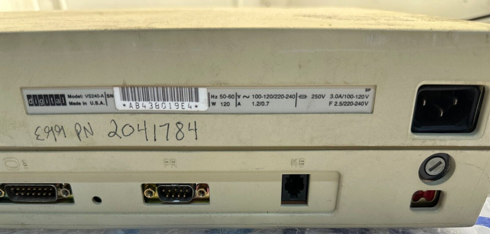 VINTAGE DIGITAL EQUIPMENTS VT240/VS240 DESKTOP COMPUTER