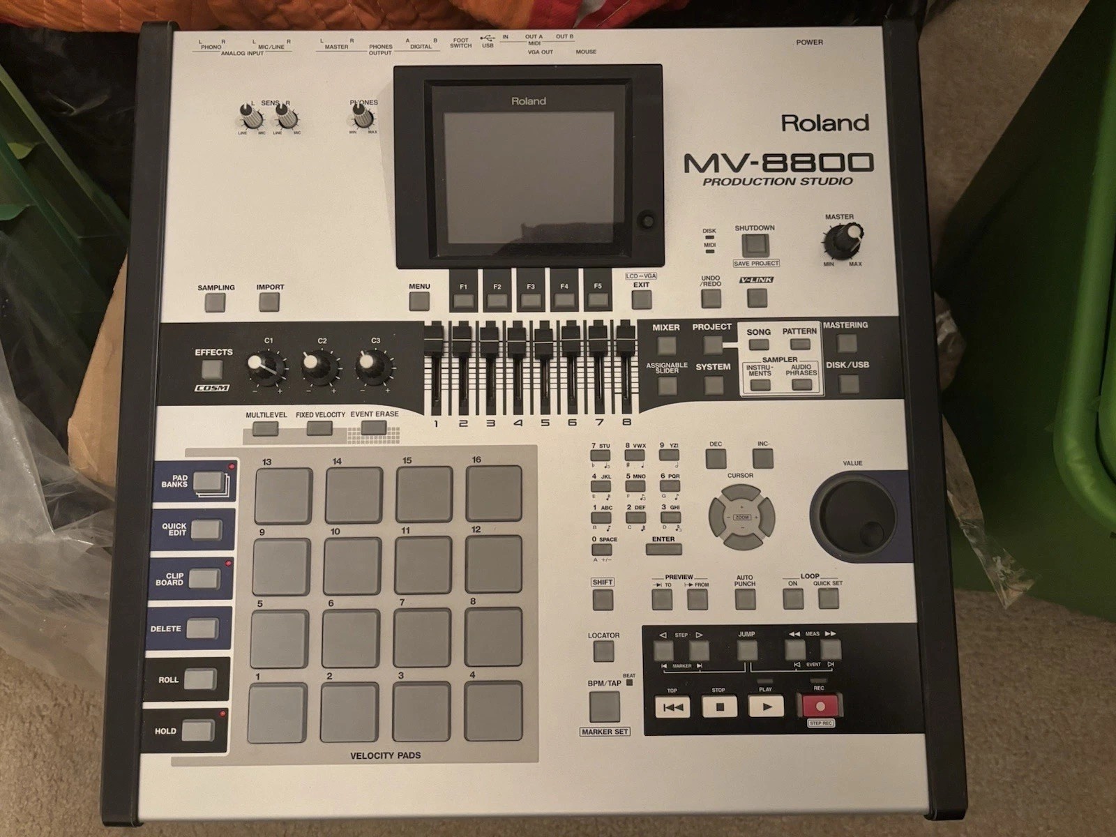 Roland MV-8800 Production Studio