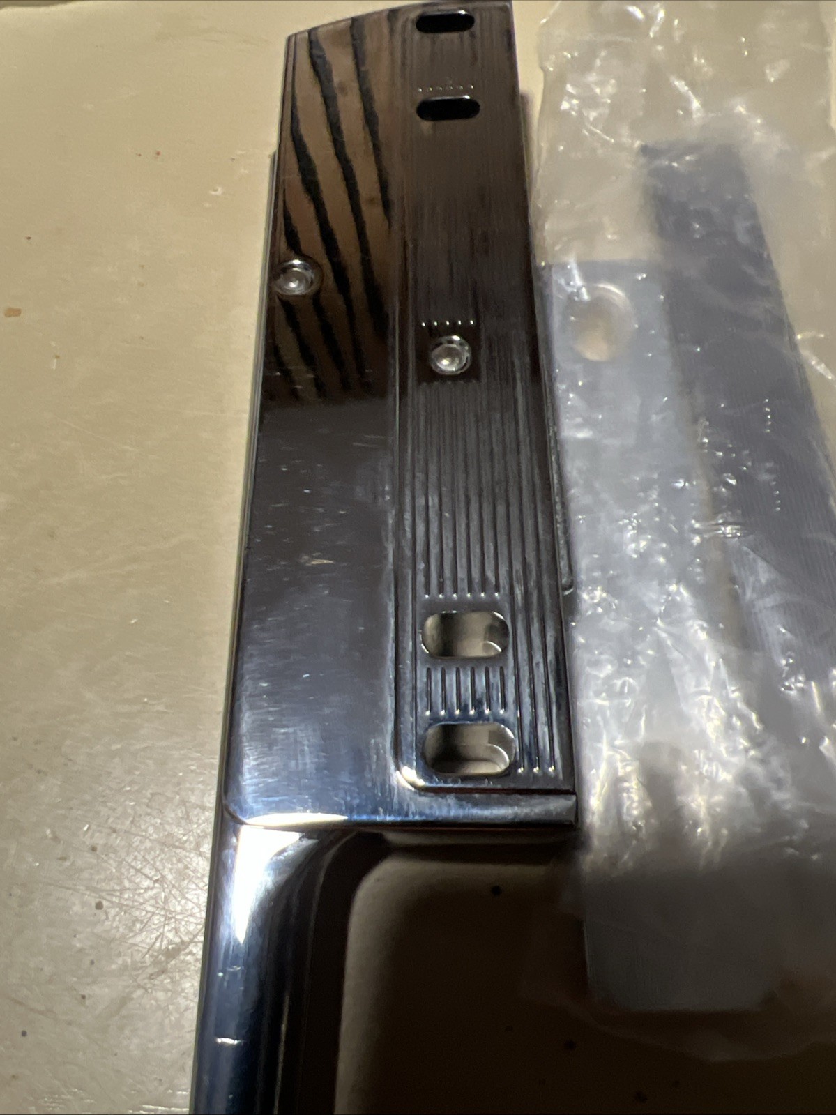 Component Hardware Group R25 Series Magnetic Latch w/ Offset Handle