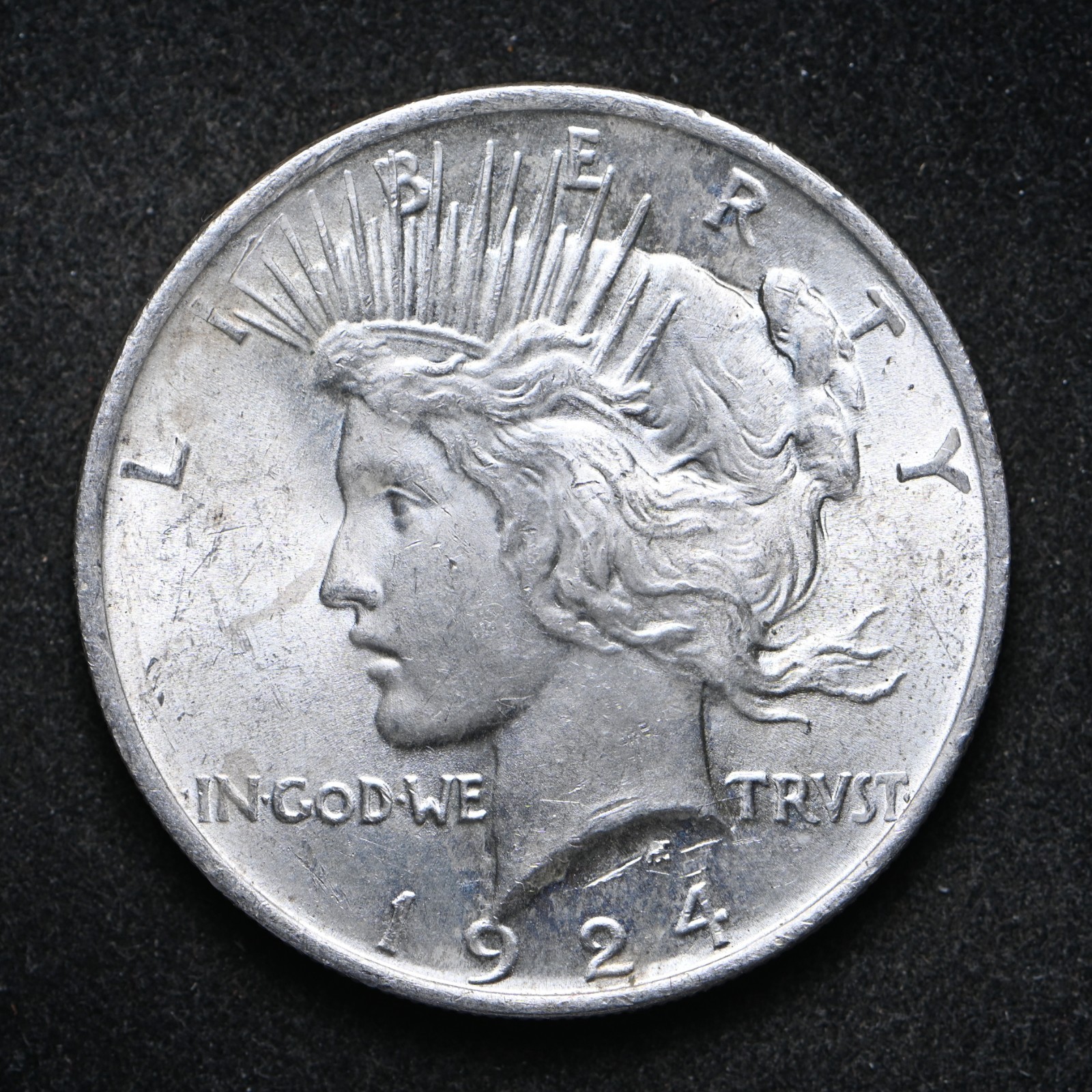 1924 Peace Silver Dollar BU (cn17321)